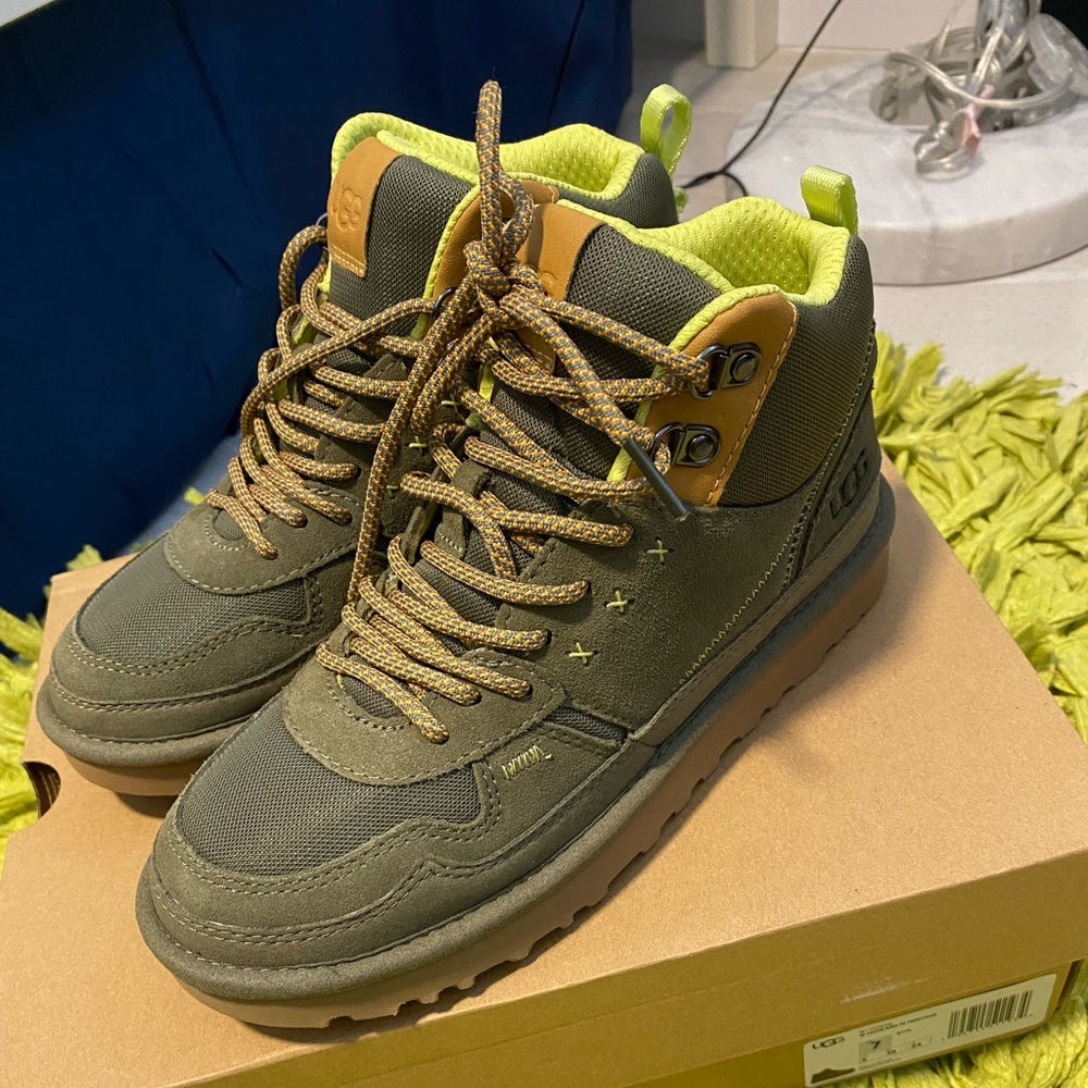 New. Never worn UGG Highland Hi Heritage